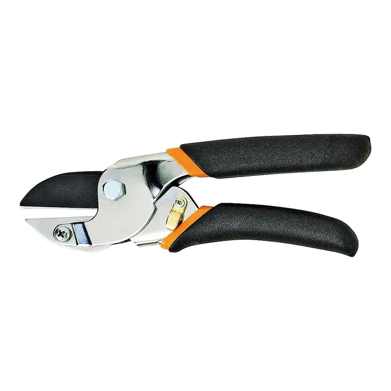Fiskars 9110 Pruner 5/8 in Cutting Capacity
