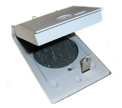 Mulberry Metal Products 30534 Self-Closing Weatherproof Electric Box Cover With 3/4 in Dia Lock Hasp Receptacle Cover