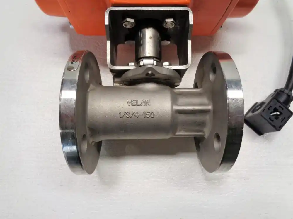 Velan F04-00313-SSEAE Flgd Unibody Live Loaded Ball Valve W/Lever Handle 3/4 IN
